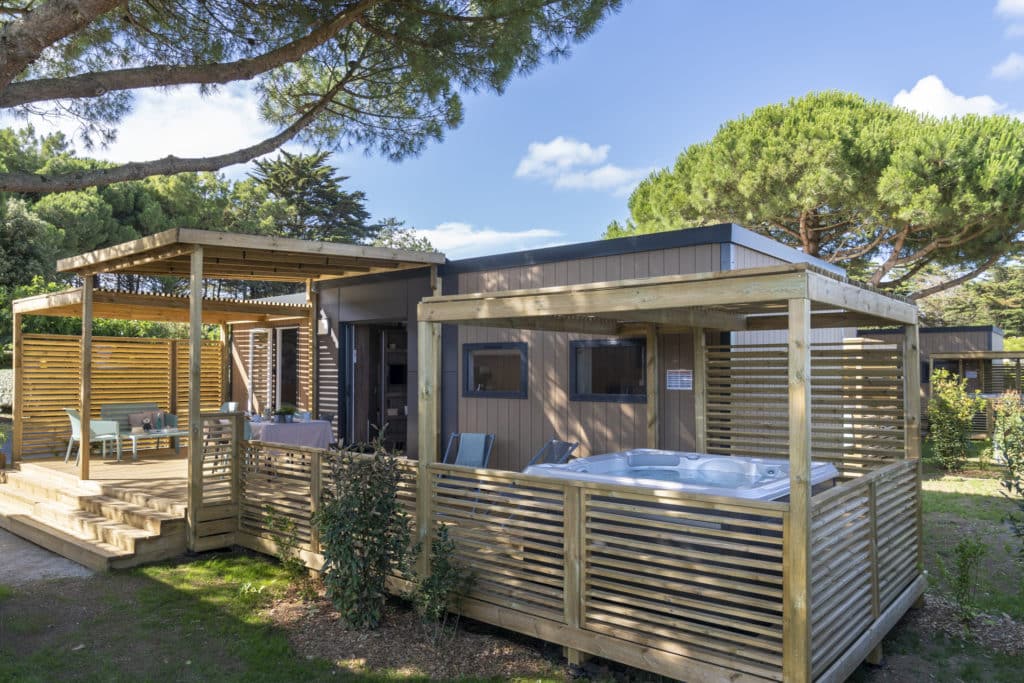 Mobil-home EXCLUSIF – 2 chambres – 2 salles d’eau – SPA