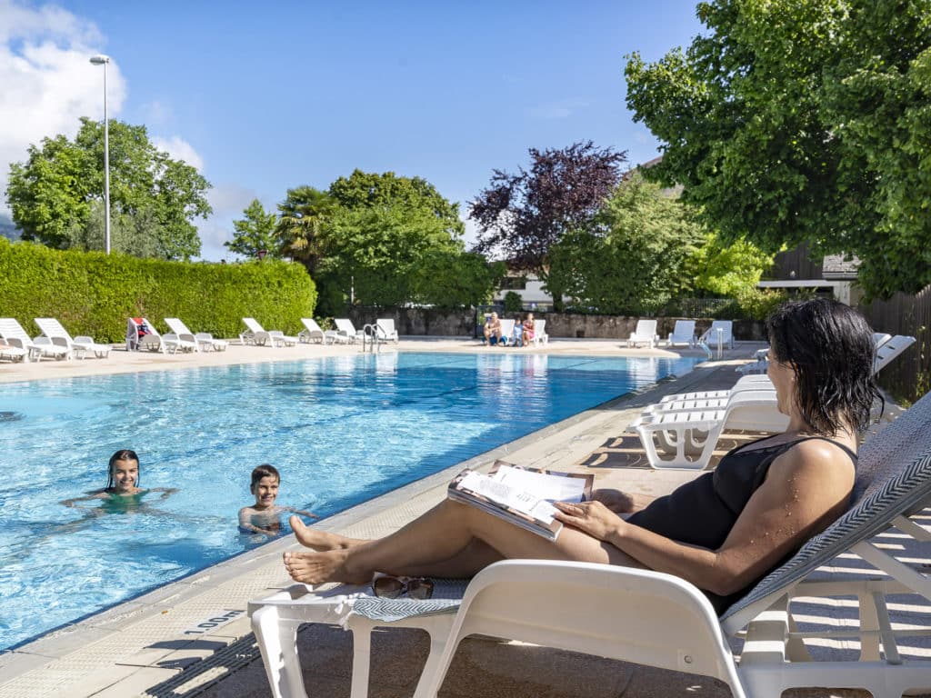 Piscine au camping La Ferme de la Serraz