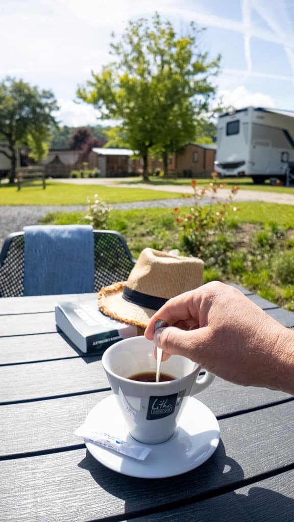 Café au camping la ferme de la Serraz proche d'Annecy